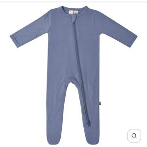 EUC - Kyte Baby newborn footie zip ups - color slate